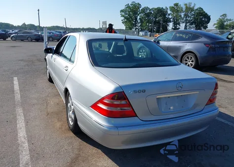 2000 Mercedes-Benz S 500 z USA, uszkodzony, nr VIN WDBNG75J8YA089252